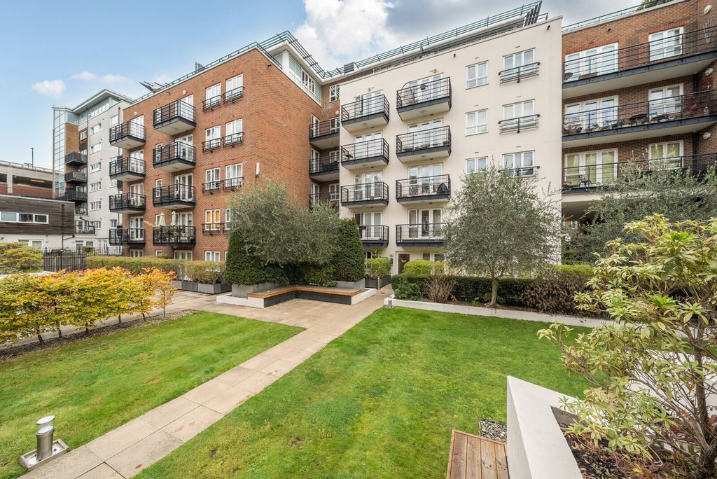 Property photo 1 of 17 Exterior