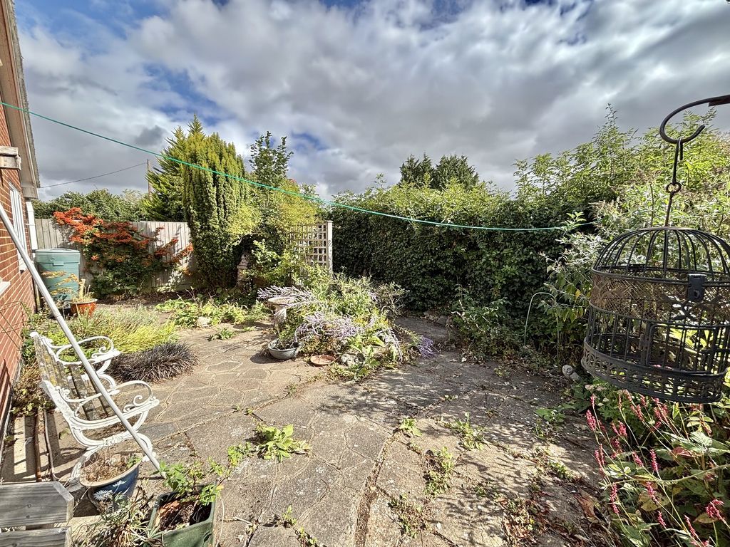 Property photo 2 of 9 Outside