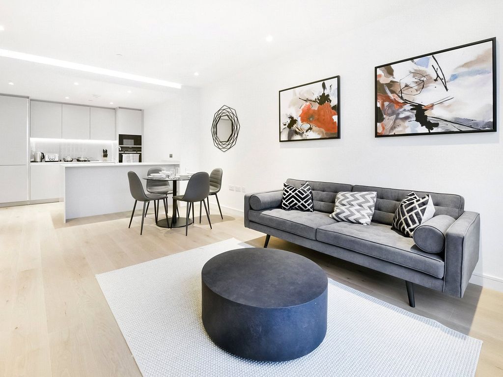 Property photo 2 of 14 Hampton Tower