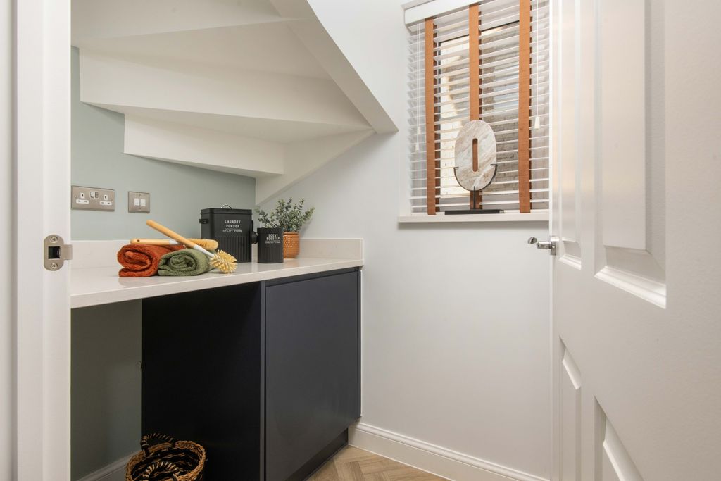 Property photo 3 of 7 Kingsley Hallway