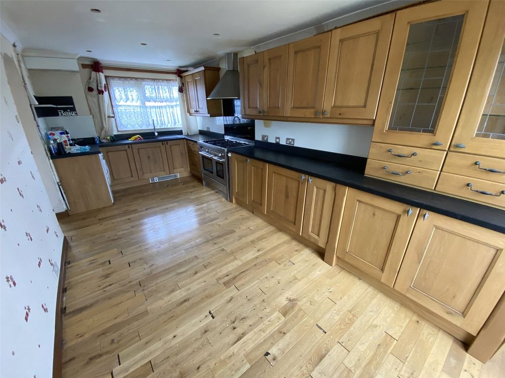 Property photo 2 of 14 Picture No. 11