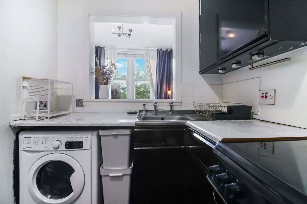 Property photo 3 of 22 Picture No. 15