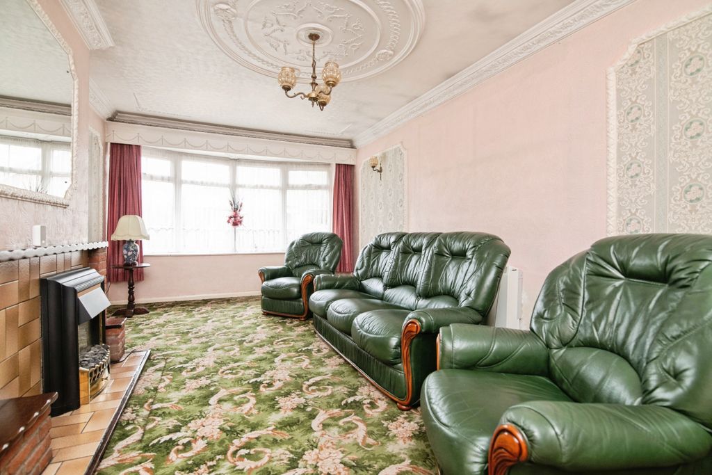 Property photo 3 of 15