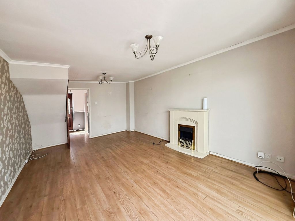 Property photo 3 of 16 Photo 4