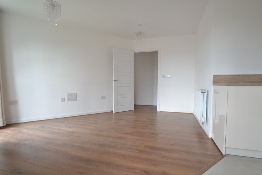 Property photo 2 of 7 2707352