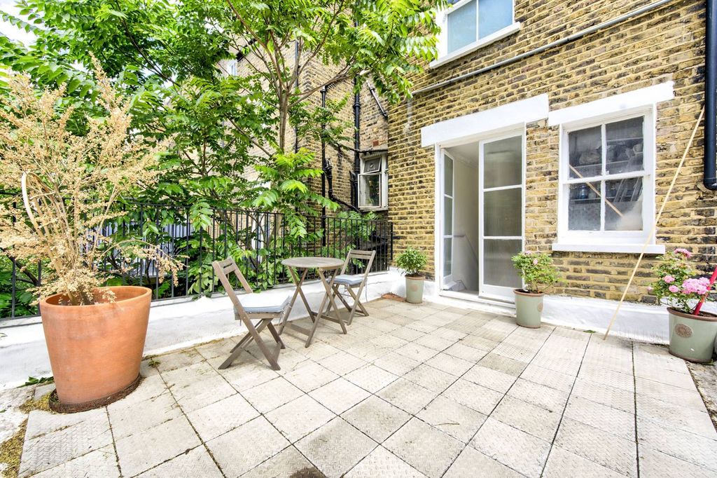 Property photo 3 of 27