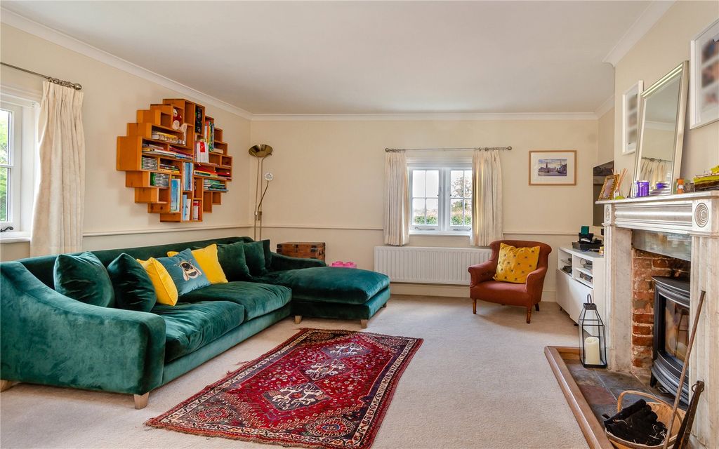 Property photo 3 of 21 Living Room