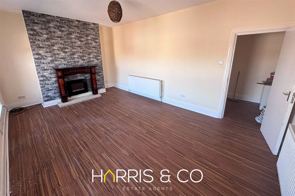 Property photo 2 of 9 Picture No. 04