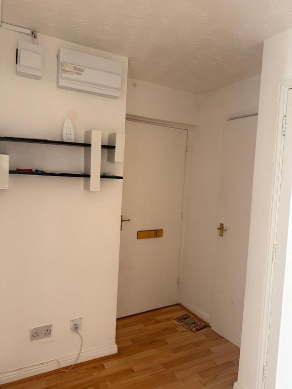 Property photo 2 of 6 Gallery
