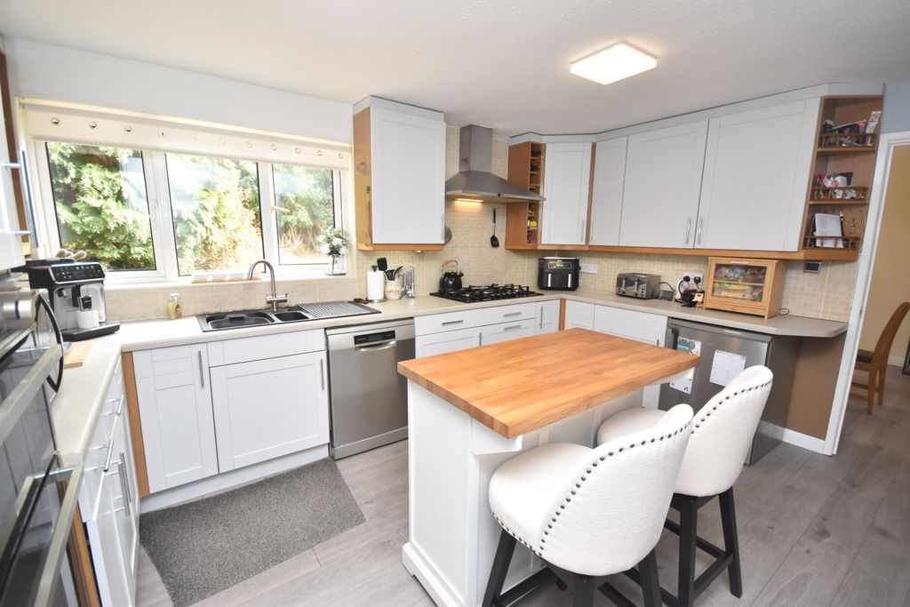 Property photo 2 of 18 Kitchen/Diner