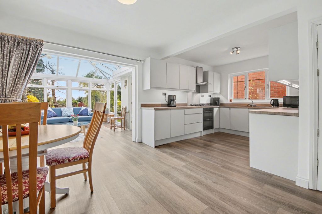 Property photo 3 of 21