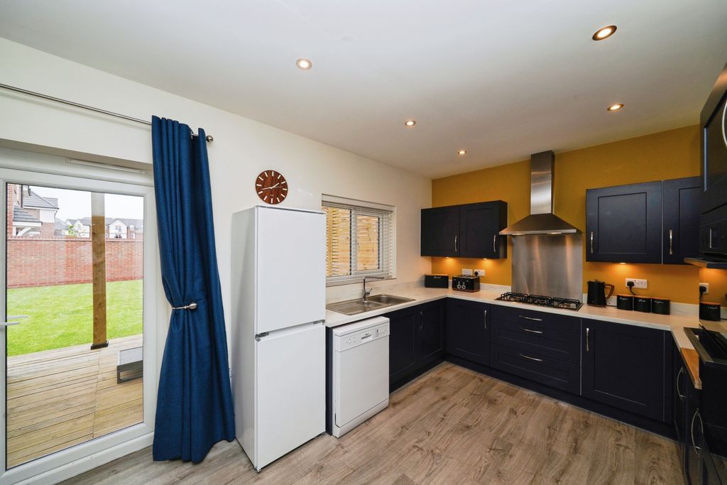 Property photo 2 of 15 Kitchen