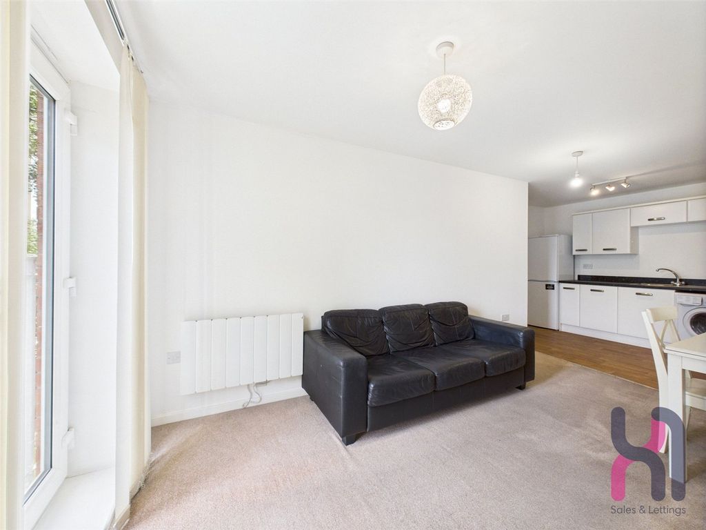 Property photo 2 of 9