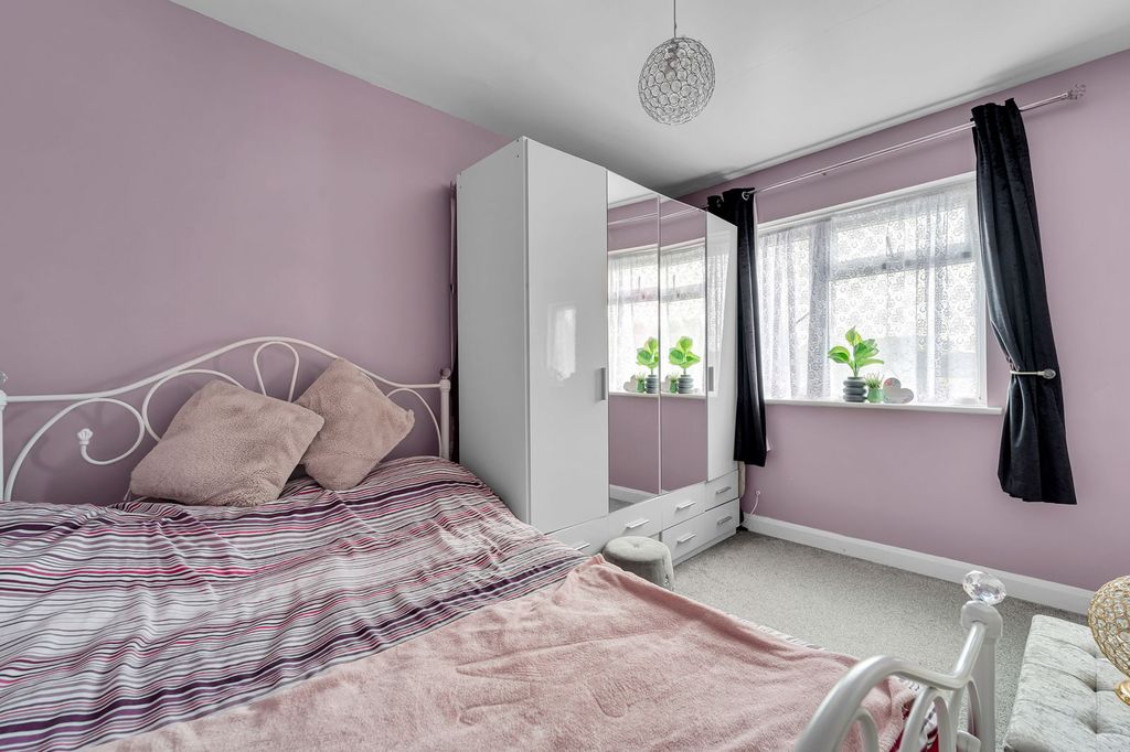 Property photo 3 of 7