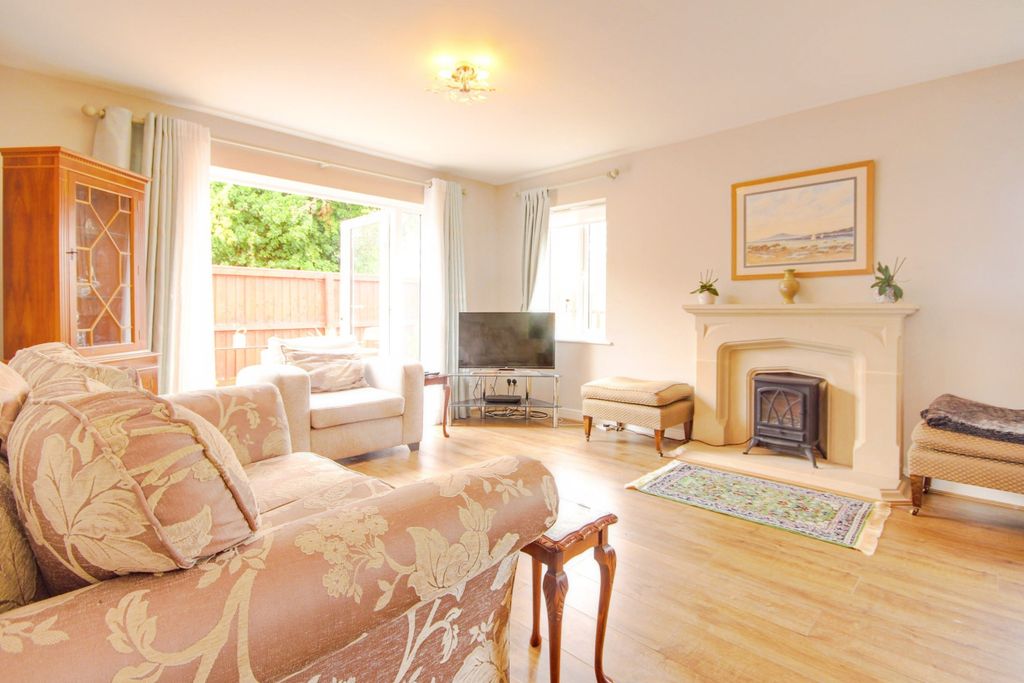 Property photo 2 of 23