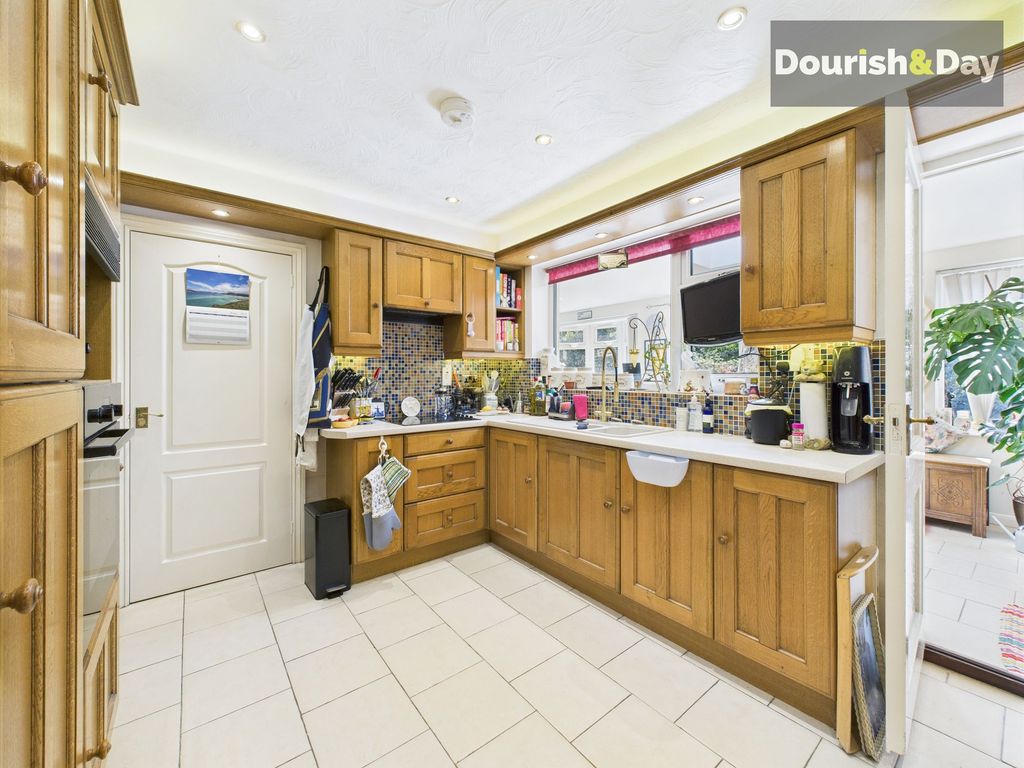 Property photo 3 of 23