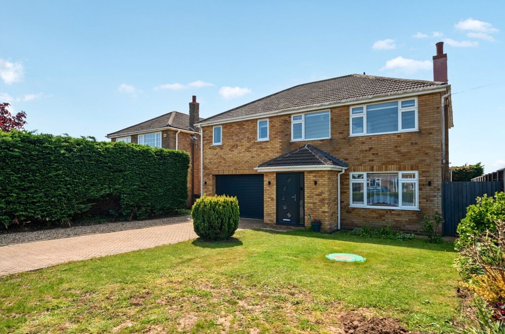 Property photo 1 of 30 1453861-25-69Fe8A7793Ade