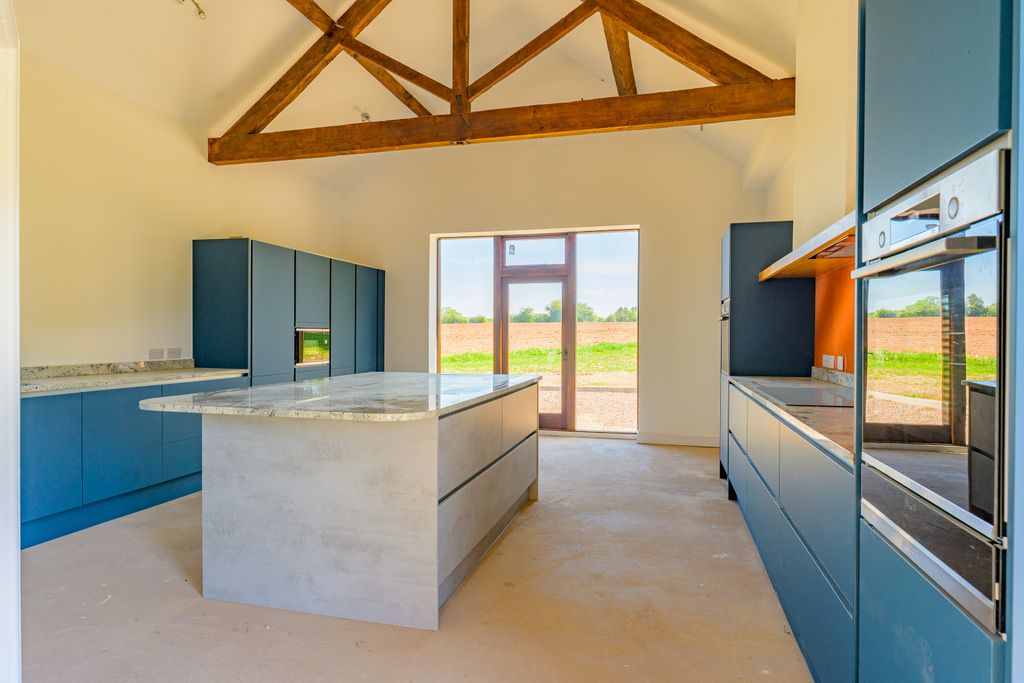 Property photo 3 of 26 Kitchen