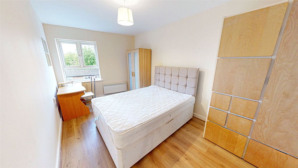 Property photo 2 of 7 Picture No. 05