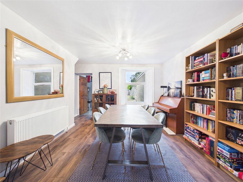 Property photo 2 of 16 Picture No. 03