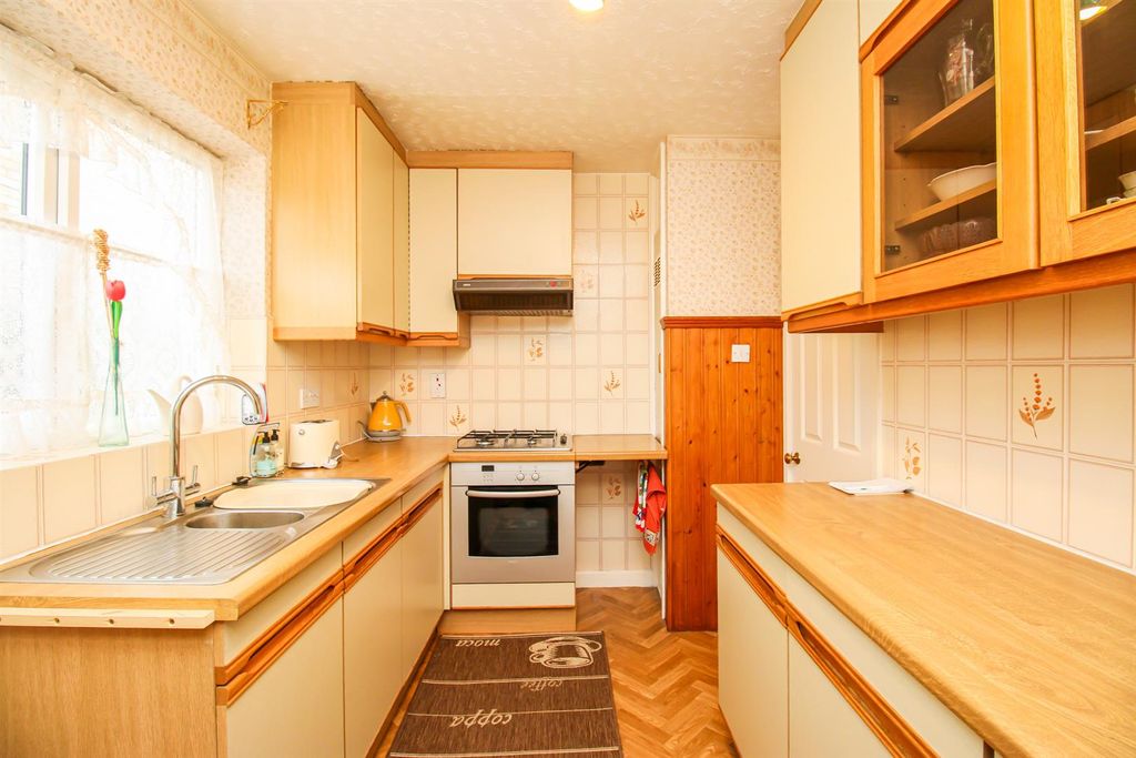 Property photo 2 of 13