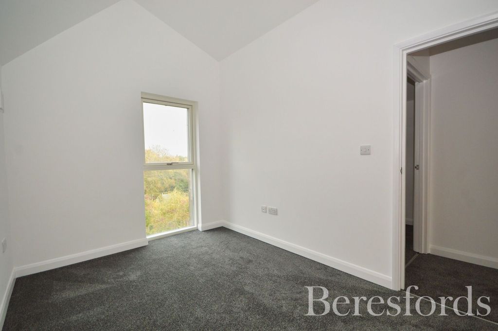 Property photo 3 of 17 Picture No. 12