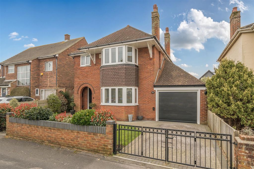 Property photo 1 of 21 Front And Gated Driveway