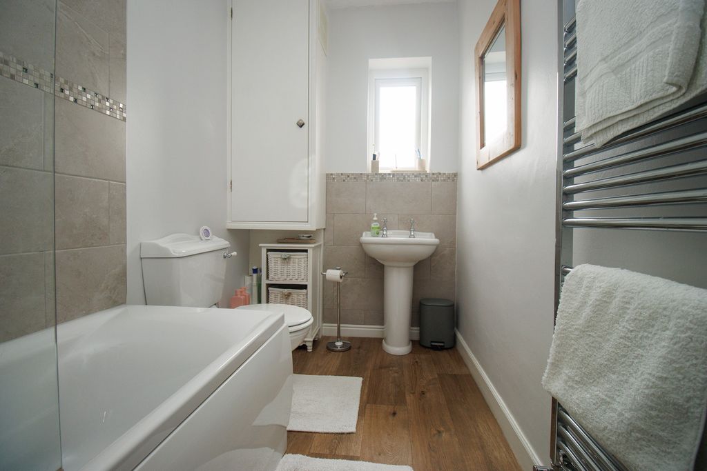 Additional image 14 of 4 bed terraced house for saleWest Avenue, Filey YO14