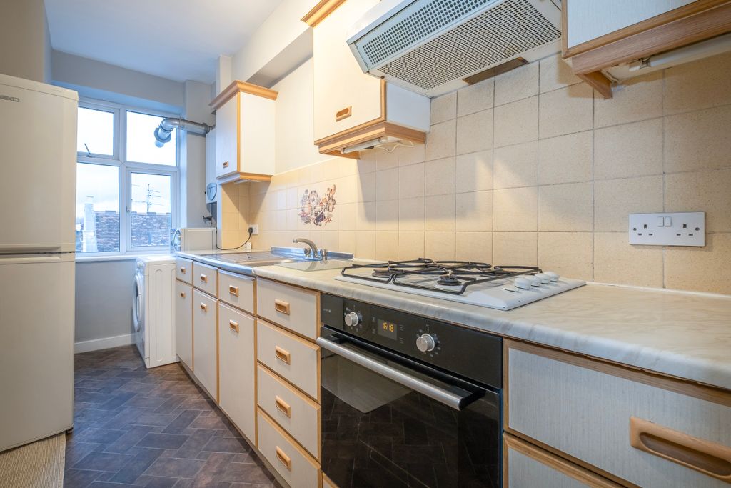 Property photo 3 of 9