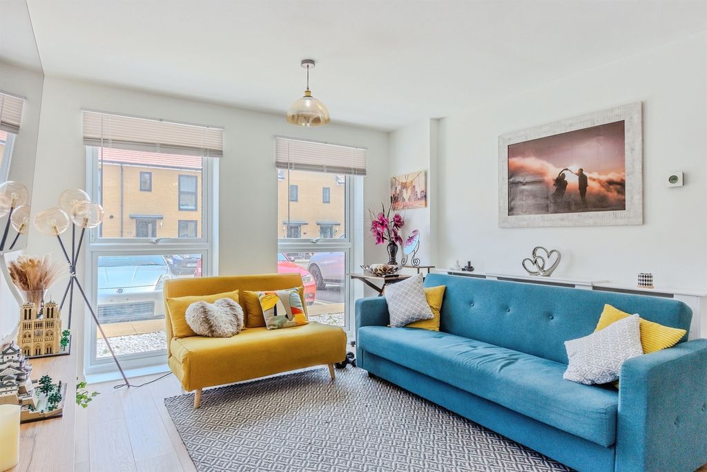 Property photo 2 of 18