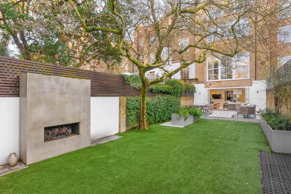 Property photo 1 of 26