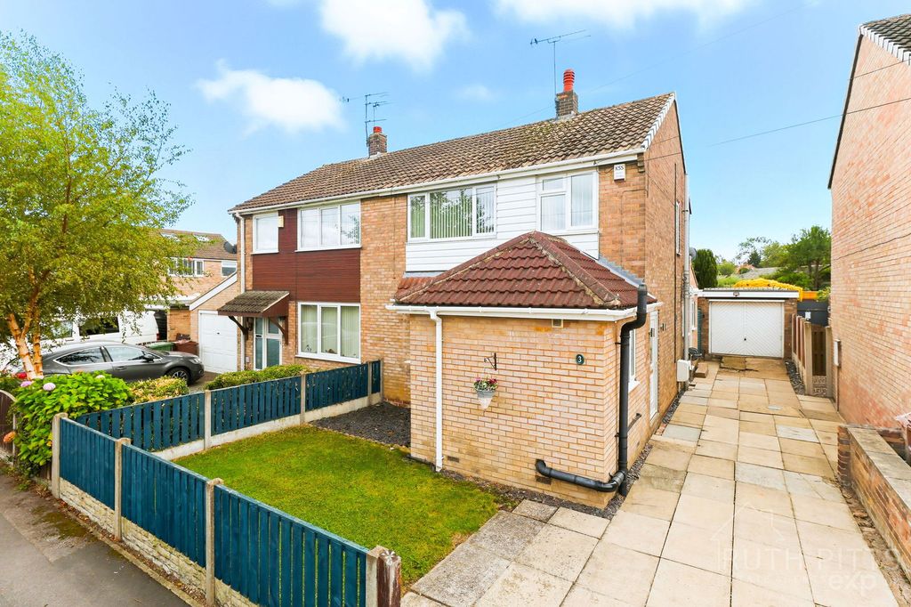 Property photo 1 of 32