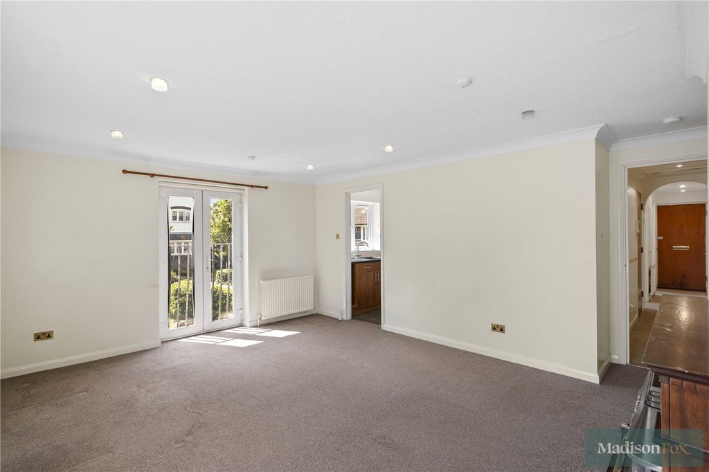Property photo 3 of 26 Picture No. 05