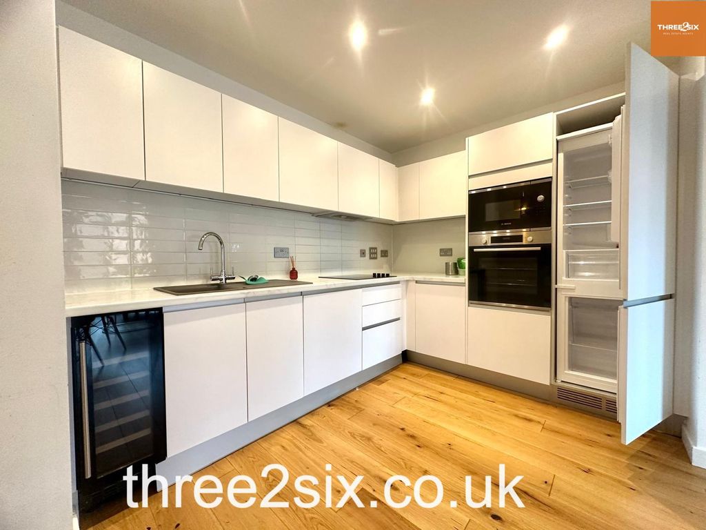 Property photo 3 of 12 Gallery