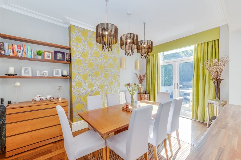 Property photo 3 of 22