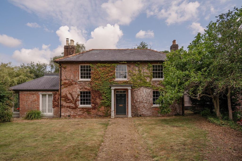 Property photo 2 of 32