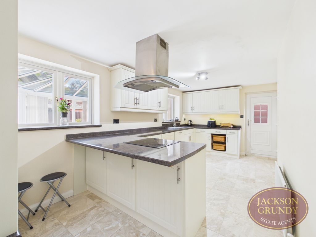 Property photo 3 of 20 Camelot Way