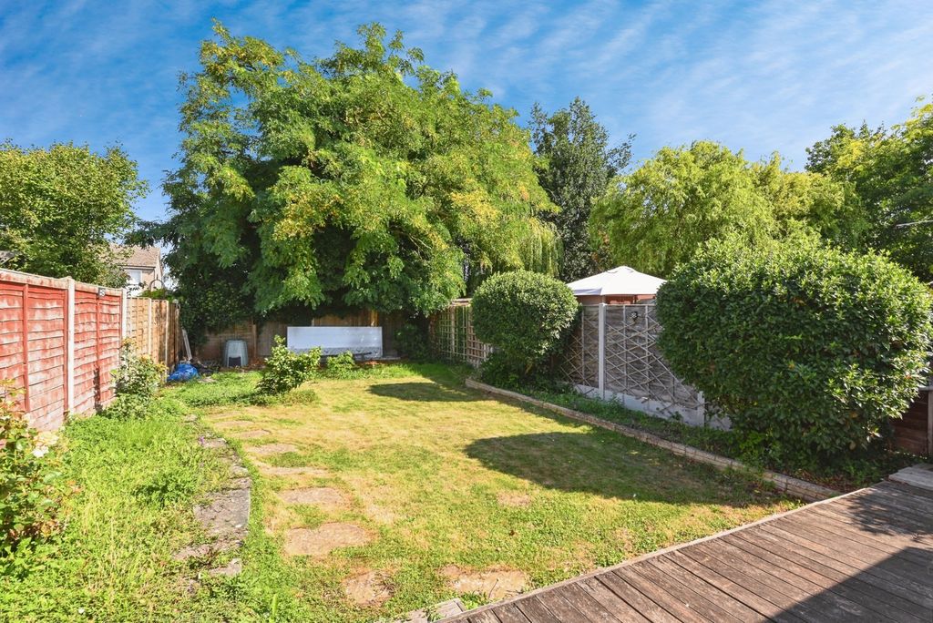 Property photo 3 of 17 Garden