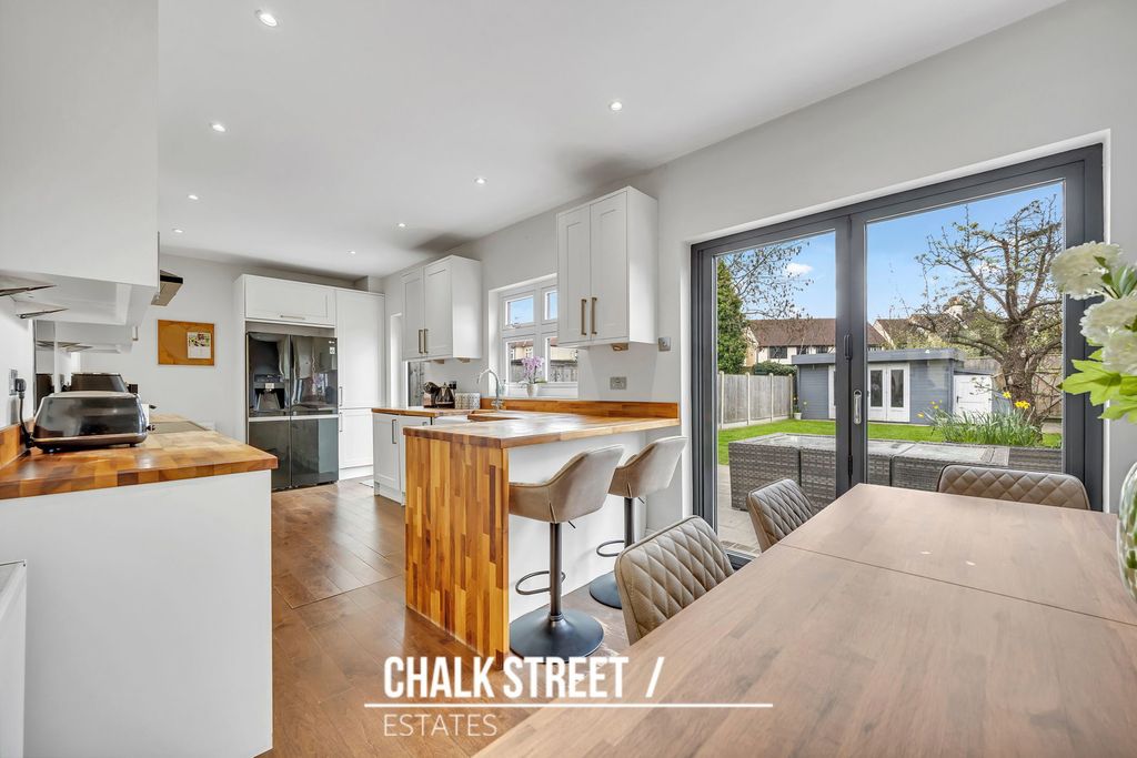 Property photo 2 of 24