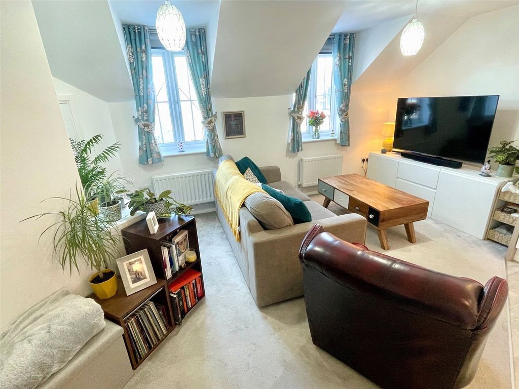 Property photo 2 of 16 Open Plan Living