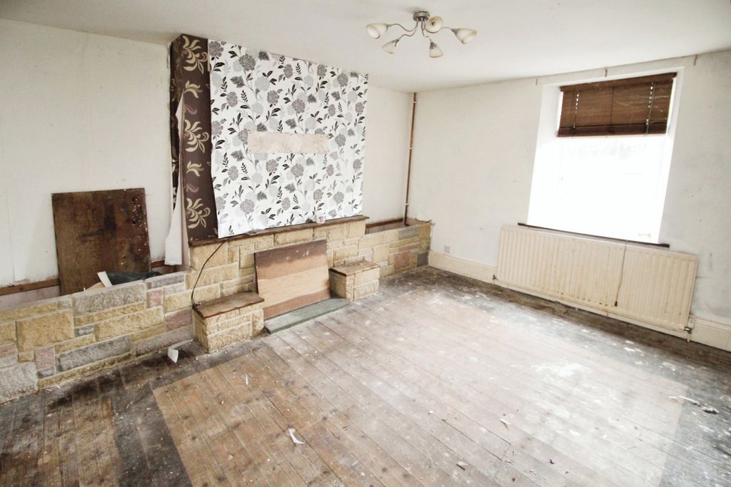 Property photo 3 of 9 Lounge