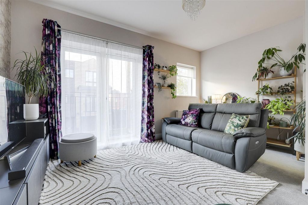 Property photo 2 of 22