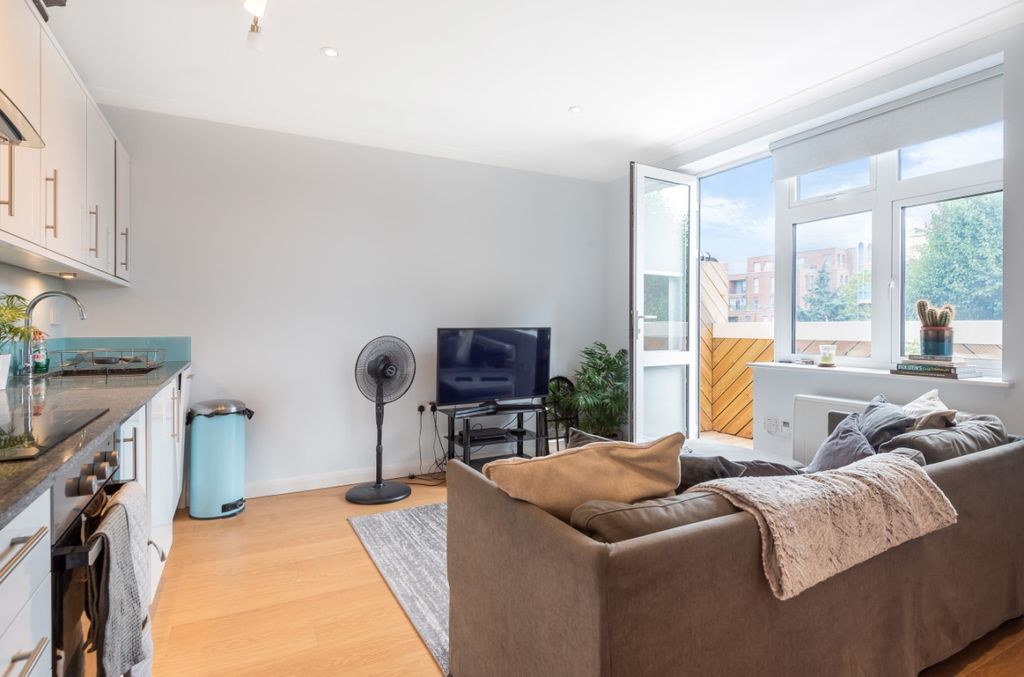 Property photo 1 of 6 634518 (2)