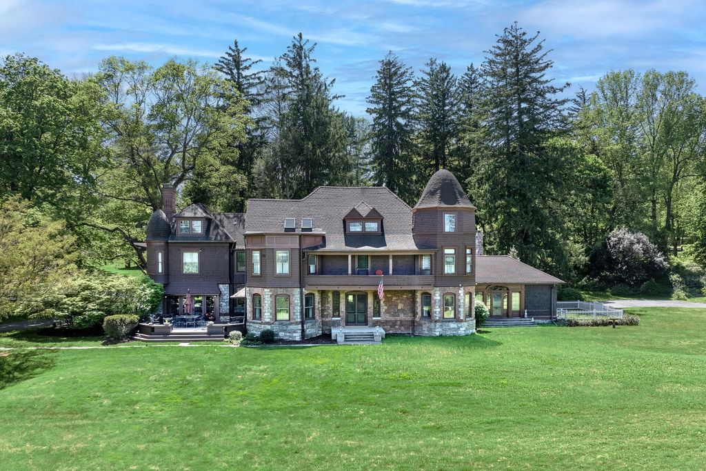 Property photo 1 of 8