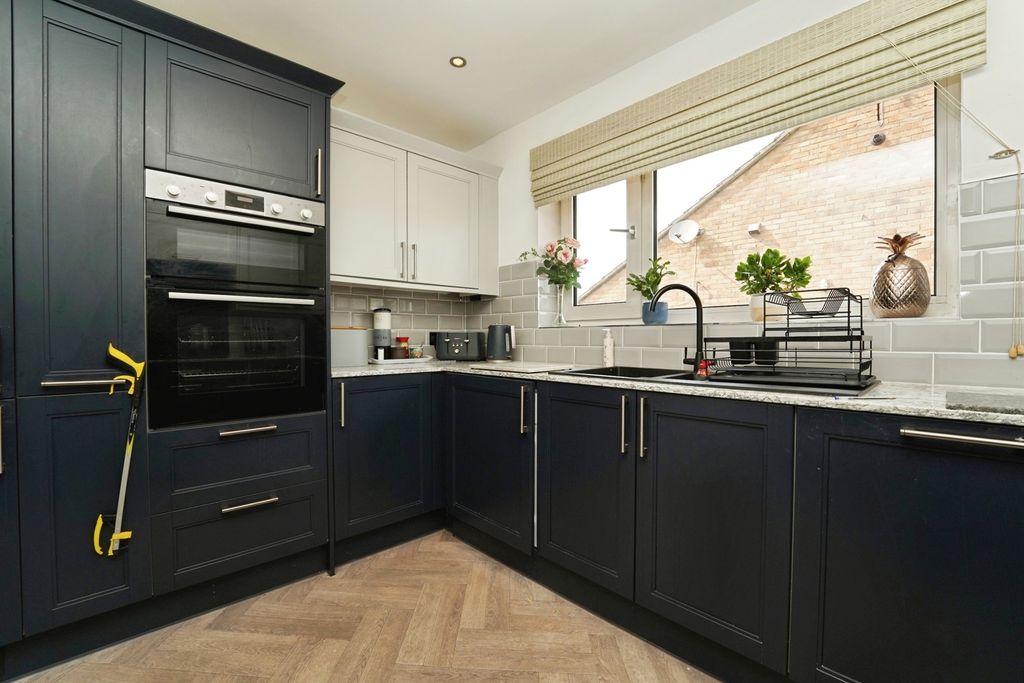 Property photo 3 of 21 Pbox-Img.Jpg