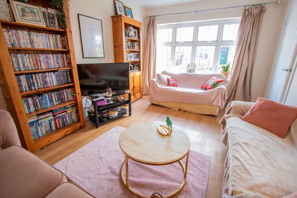 Property photo 2 of 11