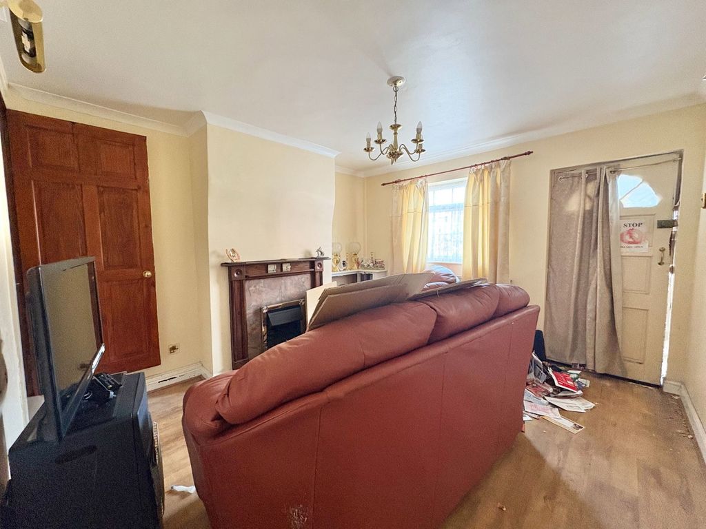Property photo 3 of 12