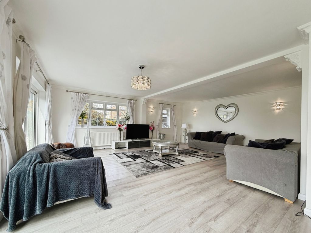 Property photo 3 of 24