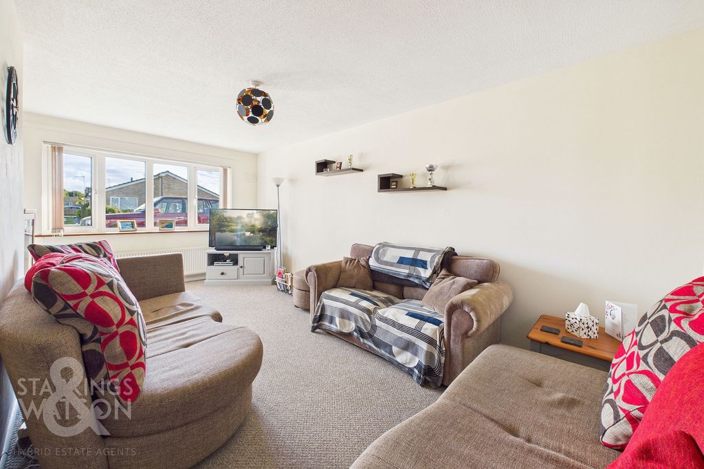 Property photo 2 of 25