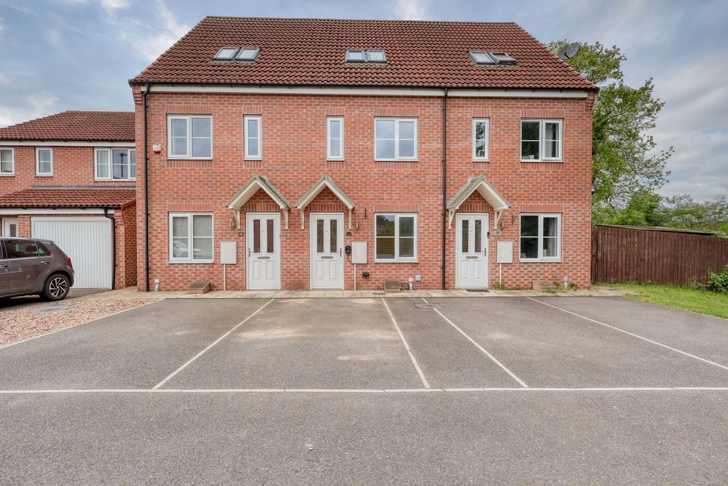 Property photo 1 of 13 Frontal